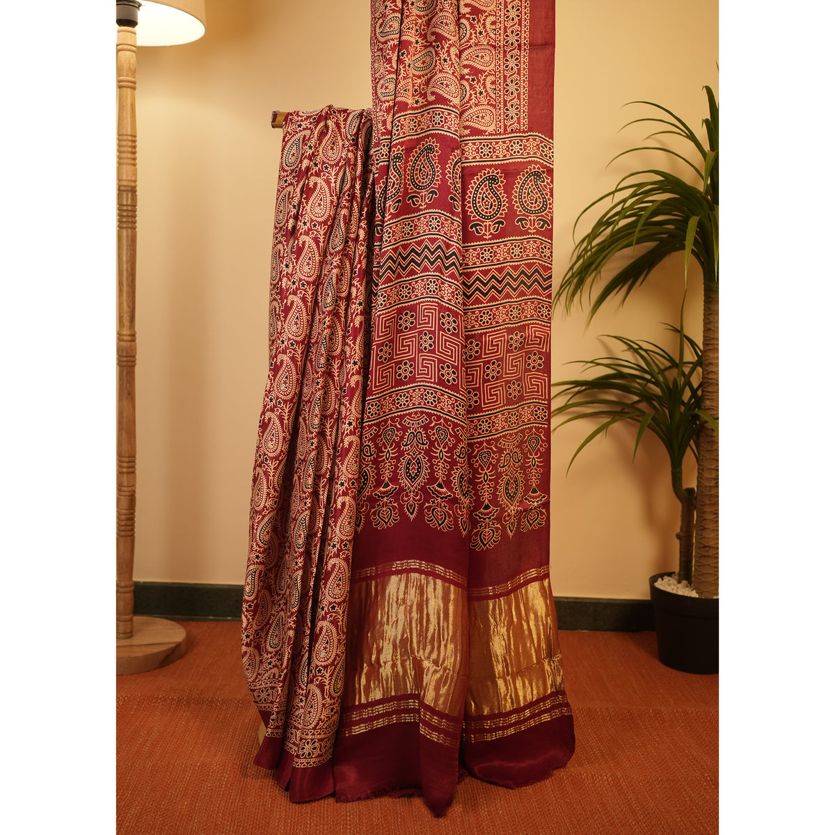 Noor- Paisley- Maroon